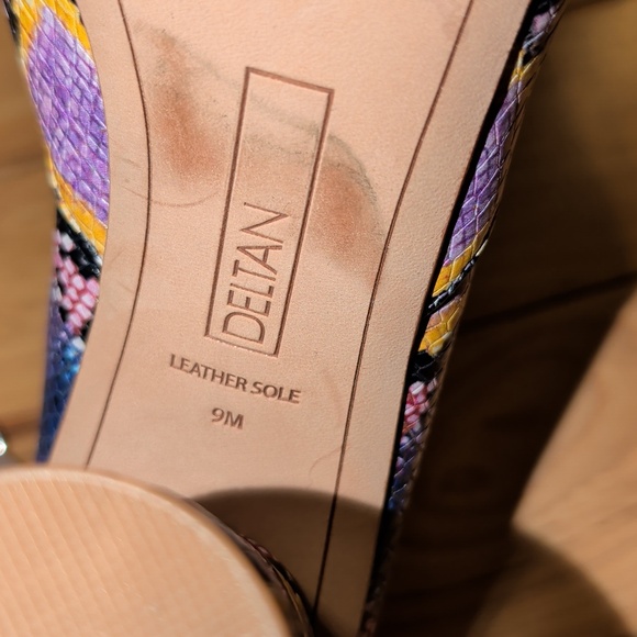 Multicolor Snakeskin Pointed-Toe Round Heel Pumps - Picture 7 of 7